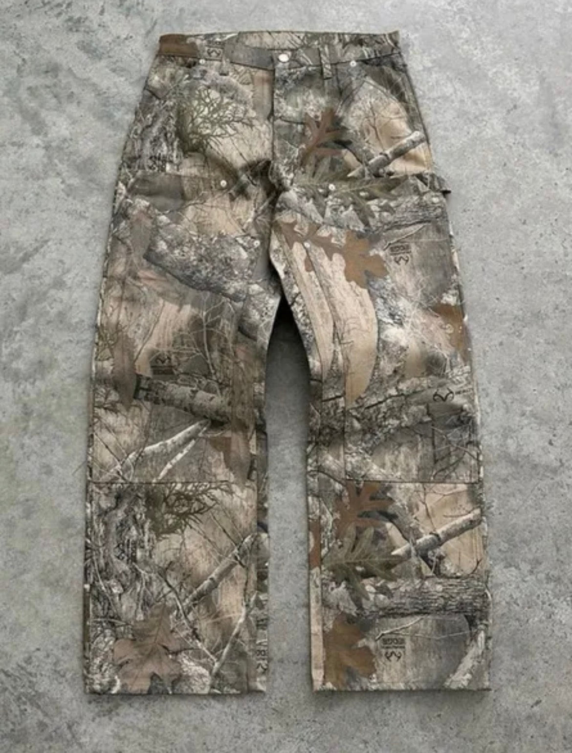 “Leaf” baggy jeans